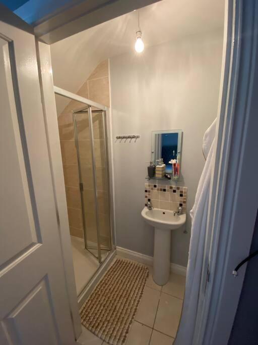 Cheerful 4-Bed Townhouse In Centre Of Newcastle Villa Newcastle  Exterior photo